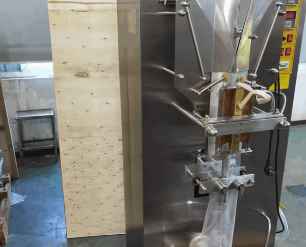 SJ-ZF 2000 LIQUID PACKING MACHINE WITHOUT PLC - Image 5