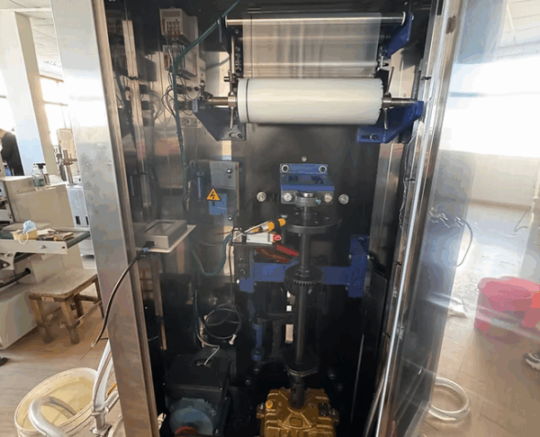 SJ-ZF 2000 LIQUID PACKING MACHINE WITHOUT PLC - Image 8