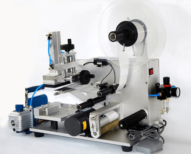 FLAT BOTTLE LABELLING MACHINE WITH DATE CODING